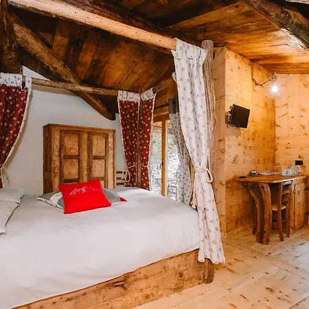 Guest house L'escola E Lou Mulin