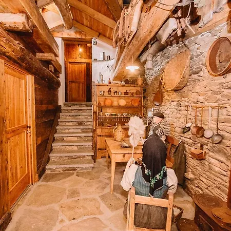 L'escola E Lou Mulin Gasthuis Sampeire