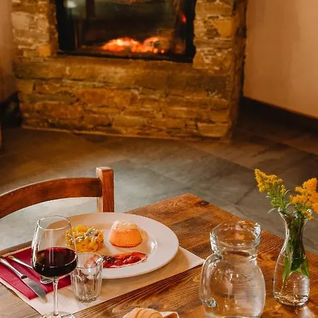 L'escola E Lou Mulin Gasthuis Sampeire